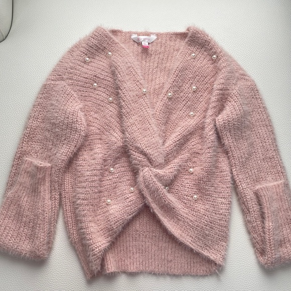 No Boundaries Sweaters - Pearl-Embellished Cropped Twist Fluffy Sweater